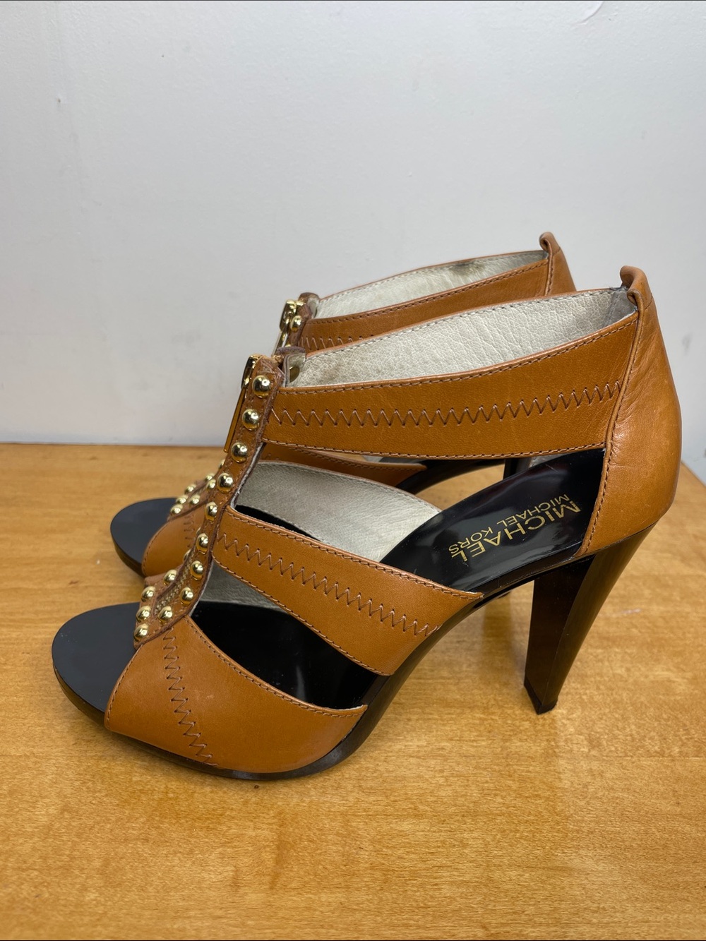 Michael Kors Tan Leather Studded T-Strap High Heel Sandals. Size 7 - Picture 6 of 11